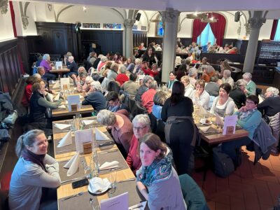 Hungrige Frauen im Stadtkeller (Foto: KÖW)