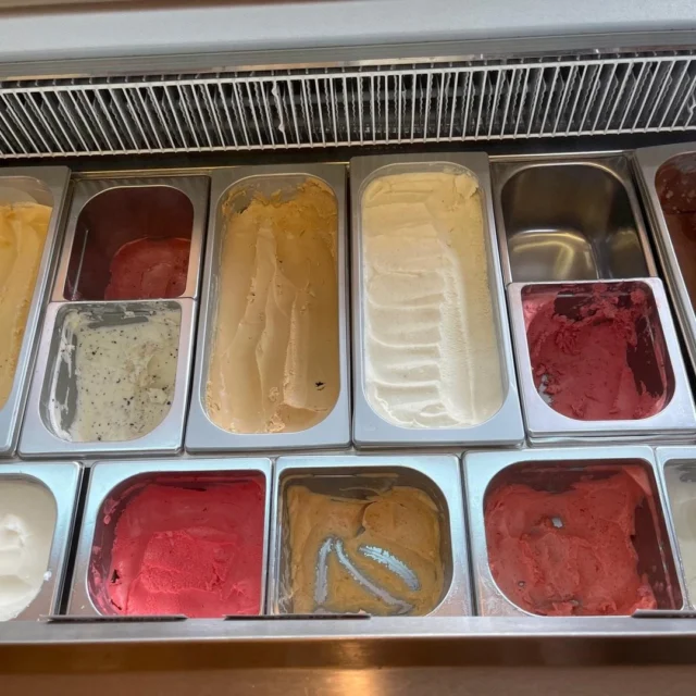 Landwirtschaftliche Betriebe aus Bäuerinnen Sicht
Herzlichen Dank für die tollen Betriebsbesichtigungen...
Bei Wegmann Obst, Weinbau, Beeren, BnB, Hofladen etc. Gemischter Ackerbaubetrieb mit BnB. Direktvermarktung und Übernachtungen.
Führung durch Annemarie Wegmann	www.wegmann-obst-wein.ch
Und beim Team Grab, B. und D. Grab. mit Rebbau, Wein & Glacés Weinbau und Glacéproduktion, Direktverkauf ab Hofladen.
Führung durch Brigitte Grab	
	www.team-grab.ch
#wiiterbildä#landfrauen#netzwerk#landwirtschaft#gmeinsamvorwärts