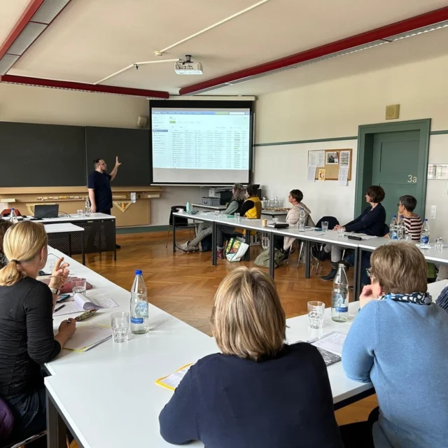 Vorstands-Weiterbildung der ZLV
Danke für die spannenden Informationen, Kathrin Bieri (SBLV) und Carlos Diener (Webling)
#landfrauen#weiterbilden#strickhof#netzwerk#wirfrauenvomland#vereinsleben