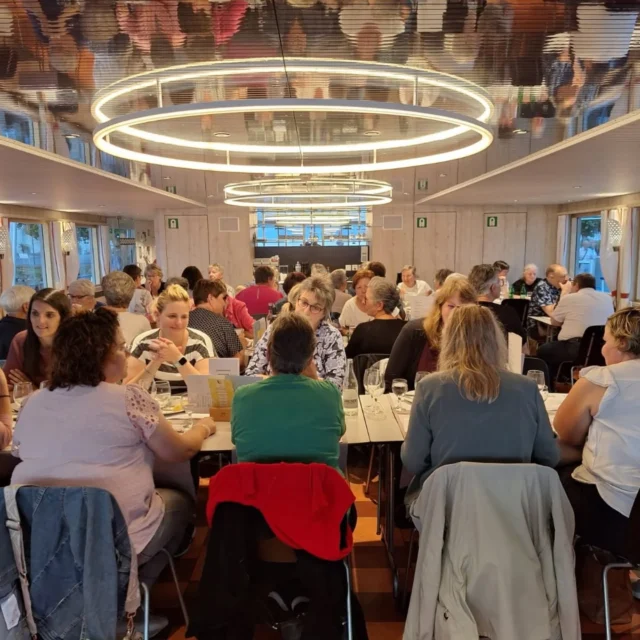 Landfrauen Hirzel-Horgen-Oberrieden auf der Abendschifffahrt: Horgen-Rapperswil retour mit feinem Essen.
Trotz schlechter Voraussage mit tollem Wetter.
#landfrauen#gemeinsam#geniessen